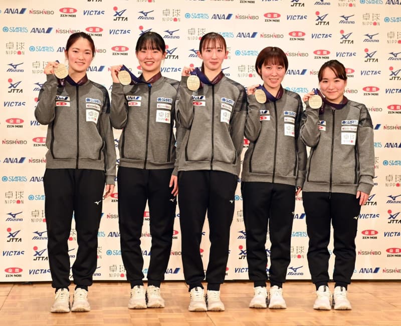 「この子たちは本当に素晴らしい」日本卓球女子の表彰式での姿を中国メディアが絶賛　死闘惜敗も清々しい笑顔に「全力を尽くした失敗にも立ち向かえるメンタル」